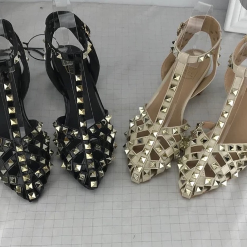 Flats/Gladiator Style Sandals Available in 7/8/9